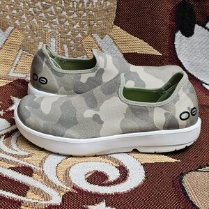 OOFOS Women's Size 10 OOmg eeZee Low Shoes Green Camo Medium Recovery